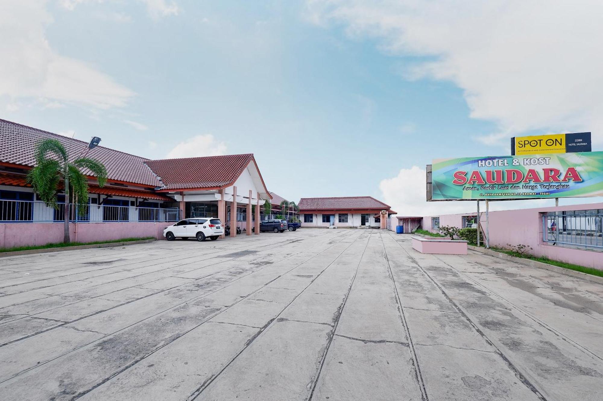 Spot On 2289 Hotel Saudara Tegal  Exteriér fotografie